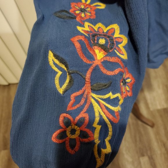 St. John's Bay Blue Boho V-Neck Tunic Top Flower Embroidery Women's Size 2X - Picture 4 of 12